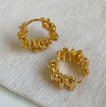 Pendiente Dorado de Ensueño El Detalle que Transforma Tu Look